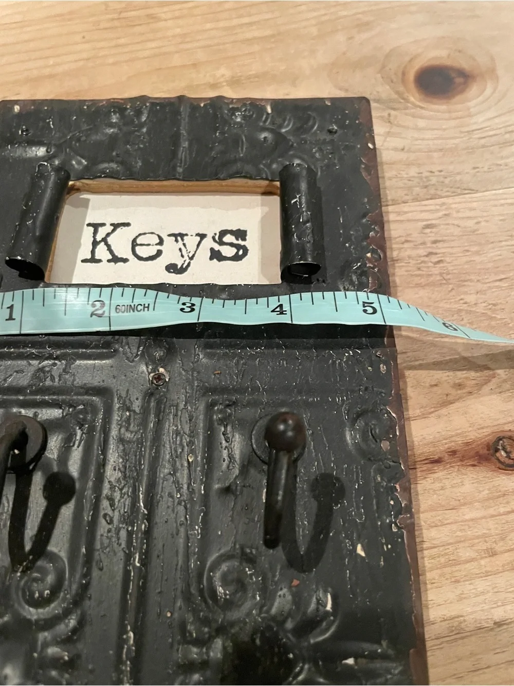 NWT Savannah Farmhouse Distressed Metal Rustic hanging hook Key Holder